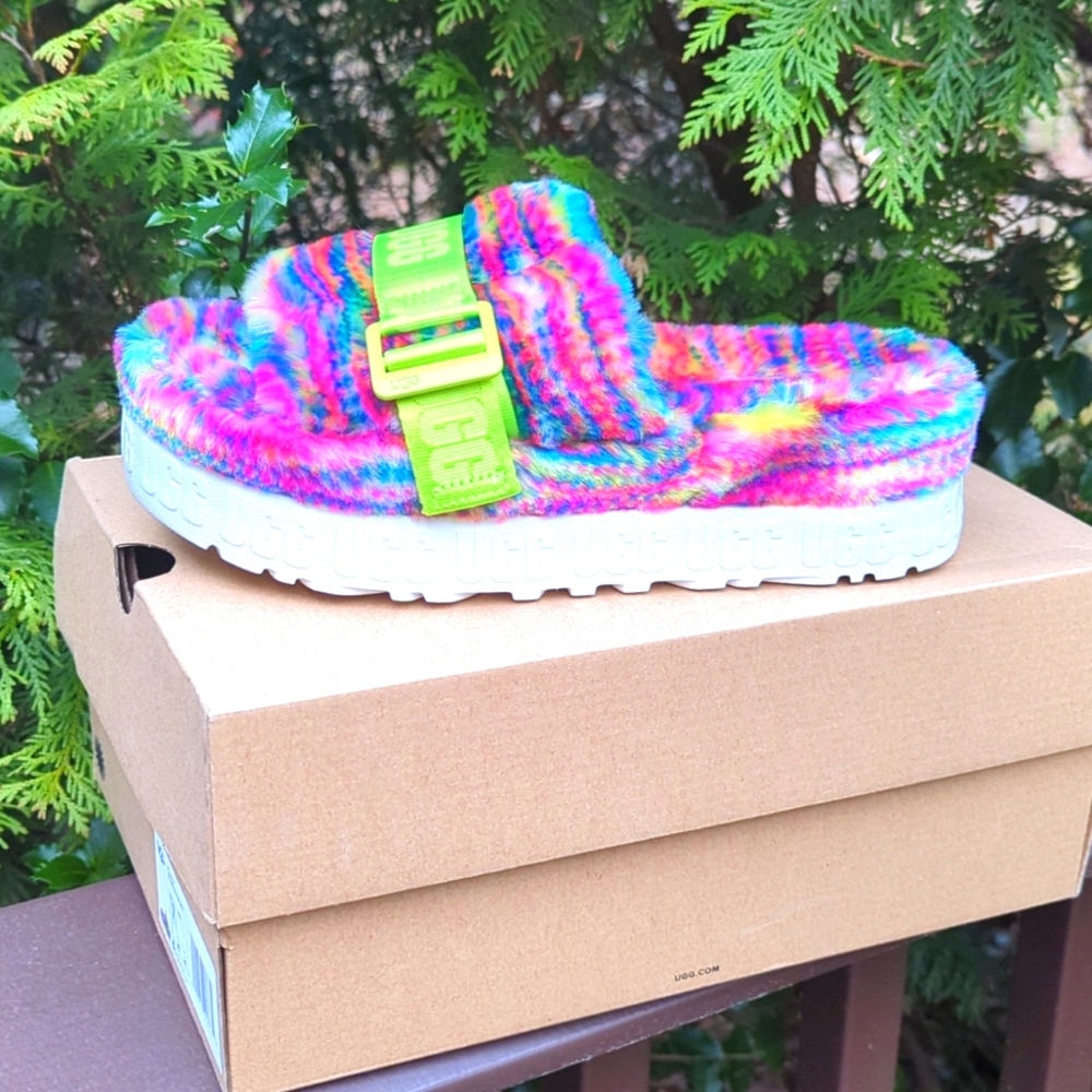 UGG Multicolor Fluffy Sandals - Picture 4 of 13